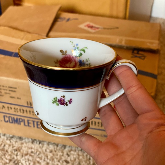 Noritake - Hapsburg Rose - Picture 5 of 11